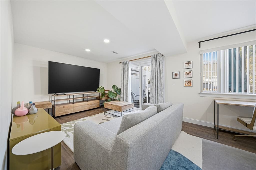 Condominium at 175 Tall Oaks Dr # F, Weymouth MA 02190, photo 23 of 32