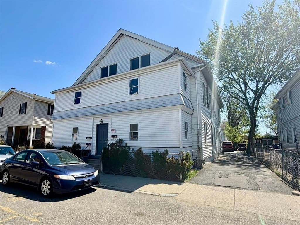 27 Loring St, Springfield MA 01105