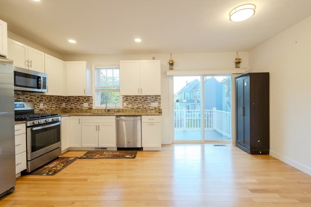 Condominium at 7 Gorham St # 60, Chelmsford MA 01824, photo 3 of 32