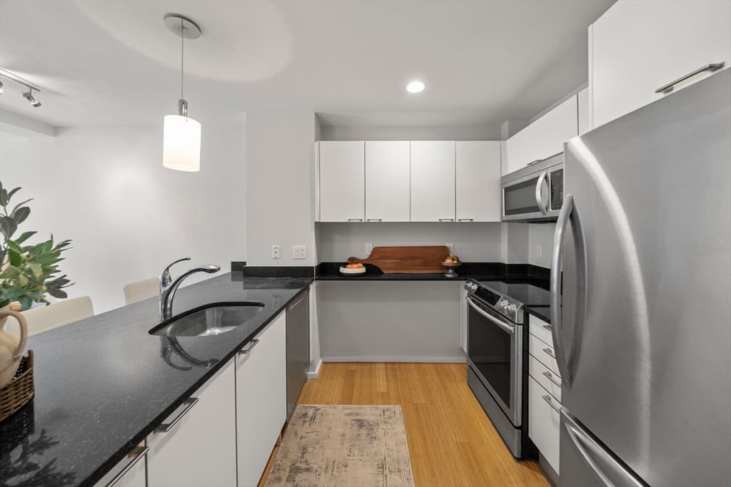 Condominium at 2 Earhart St # 308, Cambridge MA 02141, Cambridge, photo 3 of 20