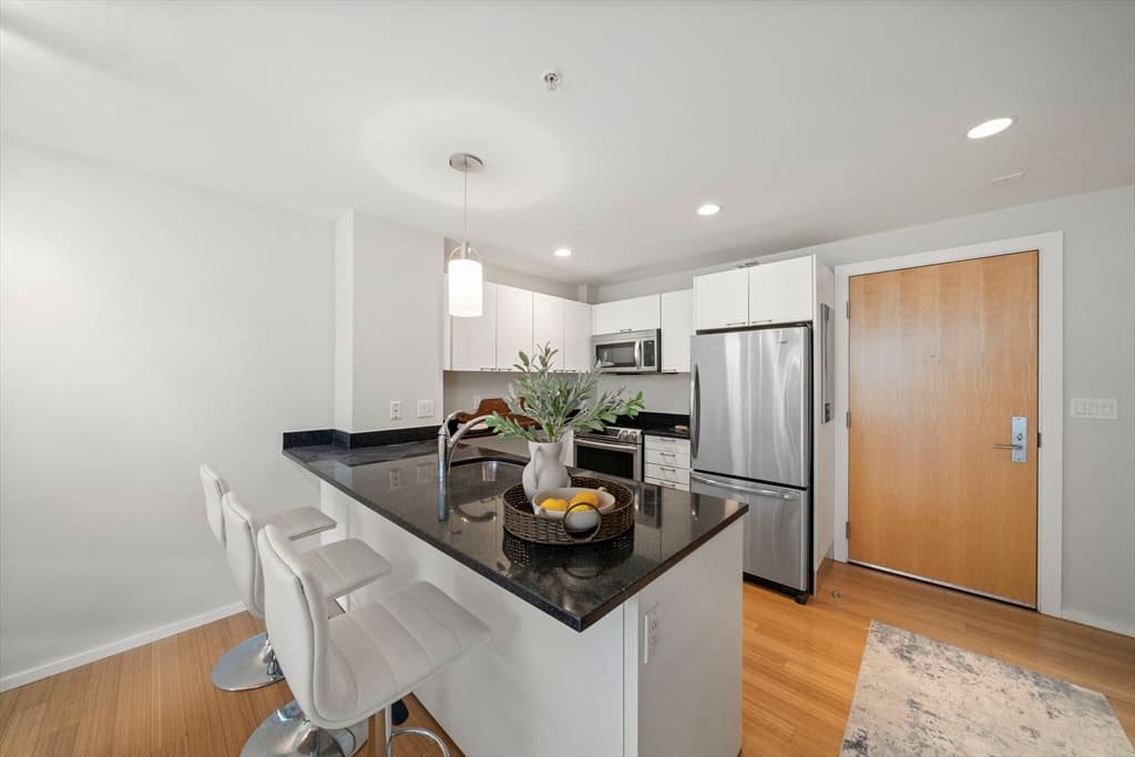 Condominium at 2 Earhart St # 308, Cambridge MA 02141, Cambridge, photo 5 of 20