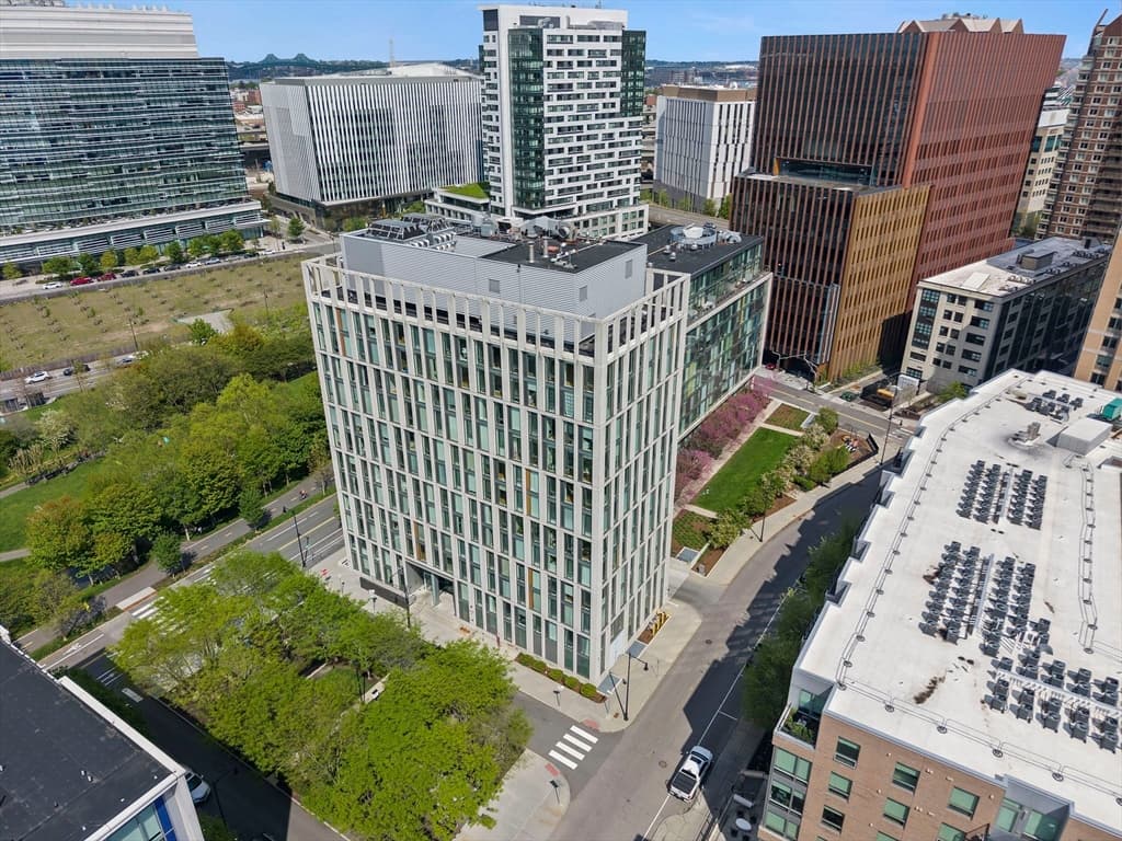 Condominium at 2 Earhart St # 308, Cambridge MA 02141, Cambridge, photo 15 of 20