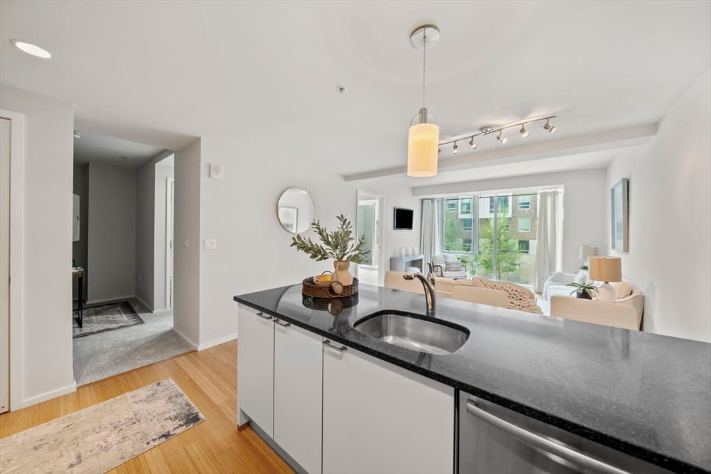 Condominium at 2 Earhart St # 308, Cambridge MA 02141, Cambridge, photo 4 of 20