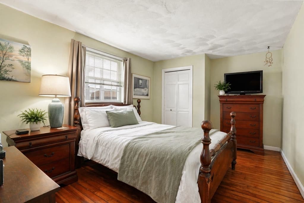 Single Family Residence at 706 Sea St, Quincy MA 02169, photo 14 of 20