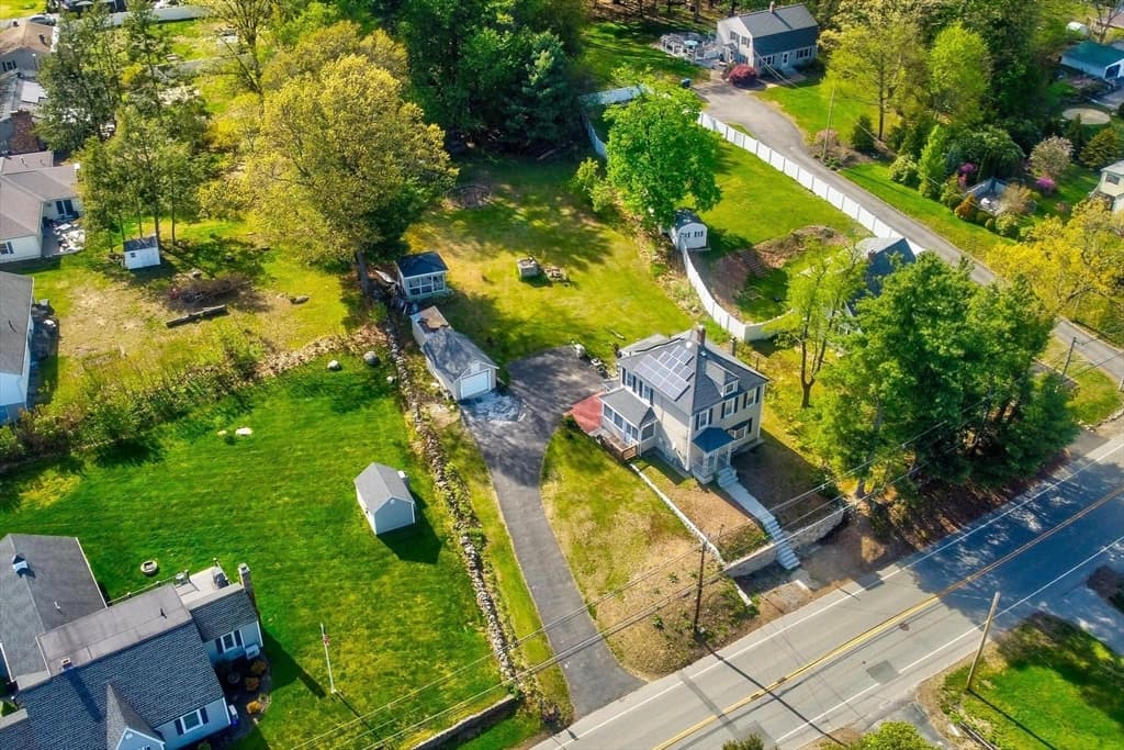 Single Family Residence at 377 Union St, Leominster MA 01453, photo 2 of 37