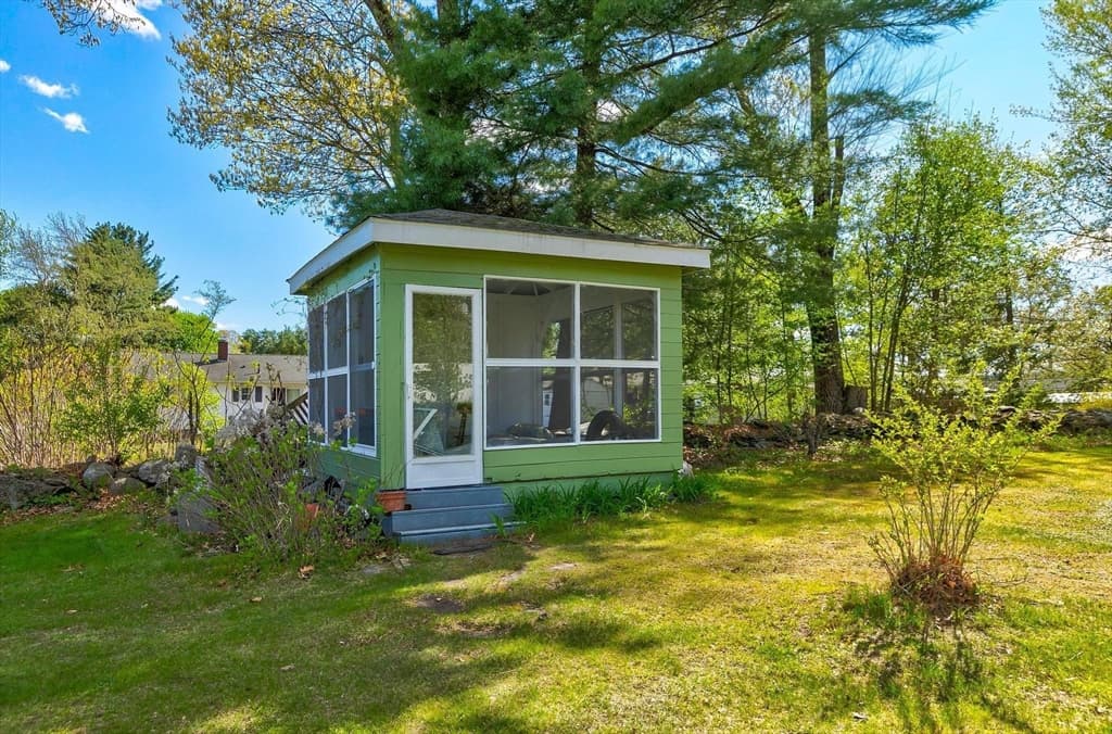 Single Family Residence at 377 Union St, Leominster MA 01453, photo 28 of 37