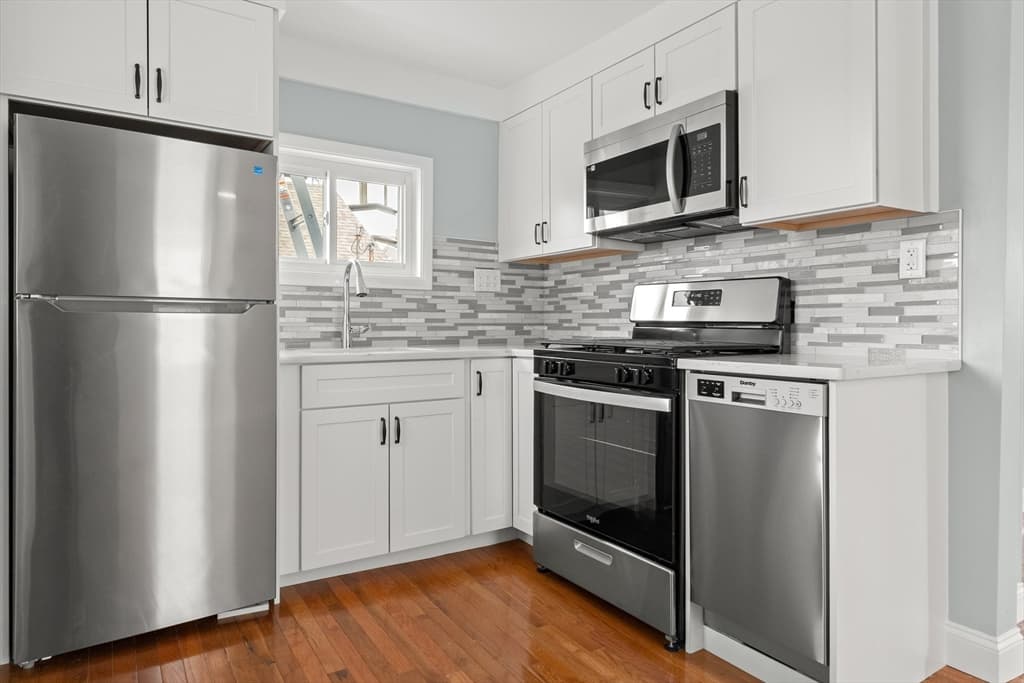141 Prospect St # B, Gloucester MA 01930 photo 3