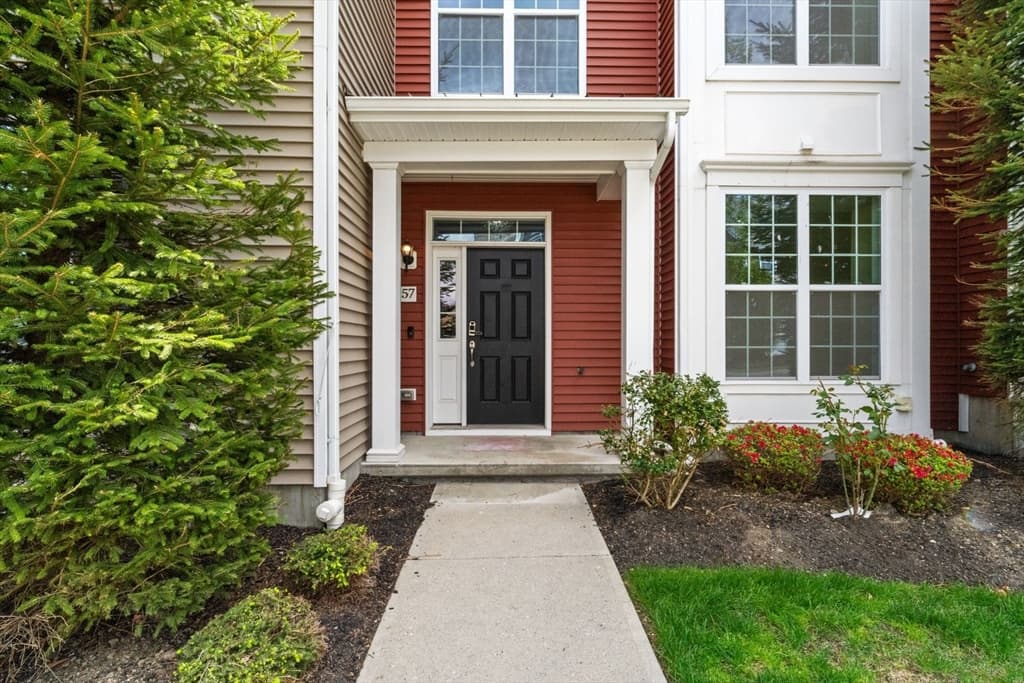 Condominium at 57 Townsend Blvd # 57, Westborough MA 01581, photo 2 of 39