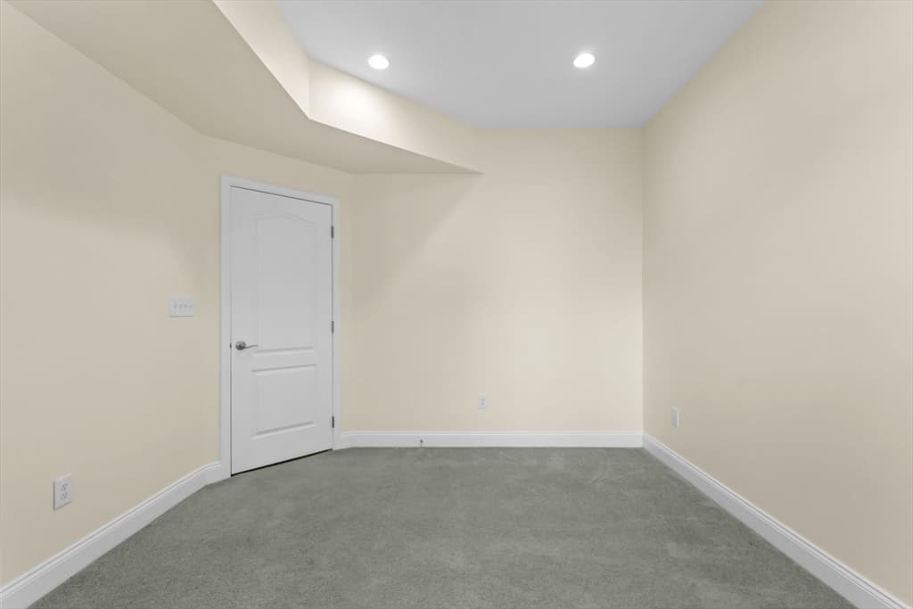 Condominium at 57 Townsend Blvd # 57, Westborough MA 01581, photo 5 of 39