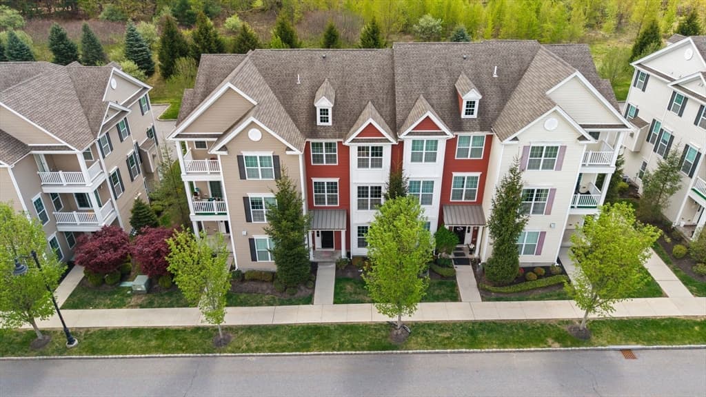 Condominium at 57 Townsend Blvd # 57, Westborough MA 01581, photo 37 of 39