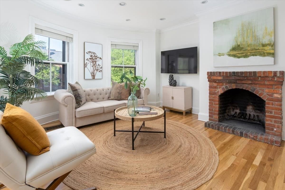 Condominium at 20 Union Park # 4, Boston MA 02118, photo 2 of 11