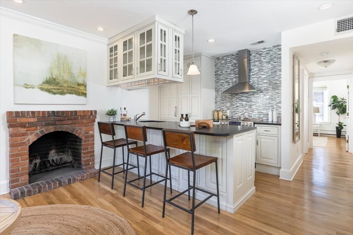 Condominium at 20 Union Park # 4, Boston MA 02118, photo 4 of 11
