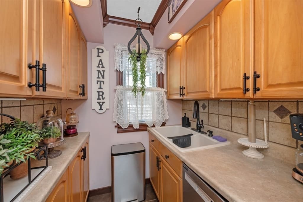 Single Family Residence at 24 Sylvia Street, Lynn MA 01904, photo 10 of 29