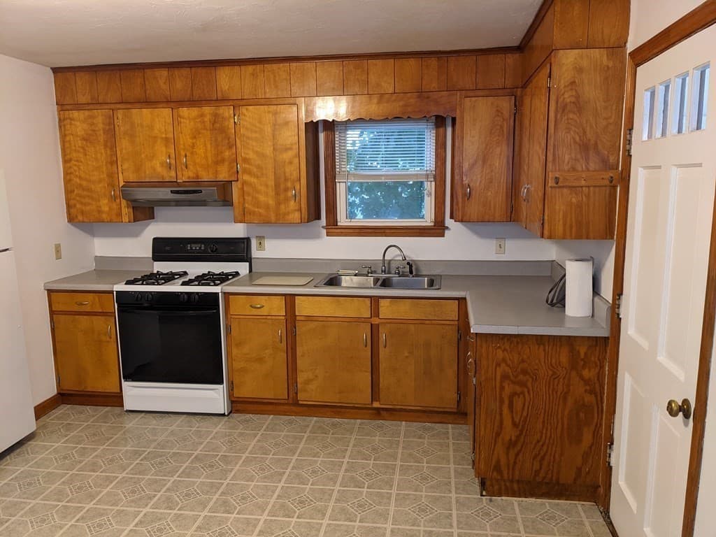 Multi Family at 13 Spring St, Milford MA 01757, Milford, photo 7 of 21