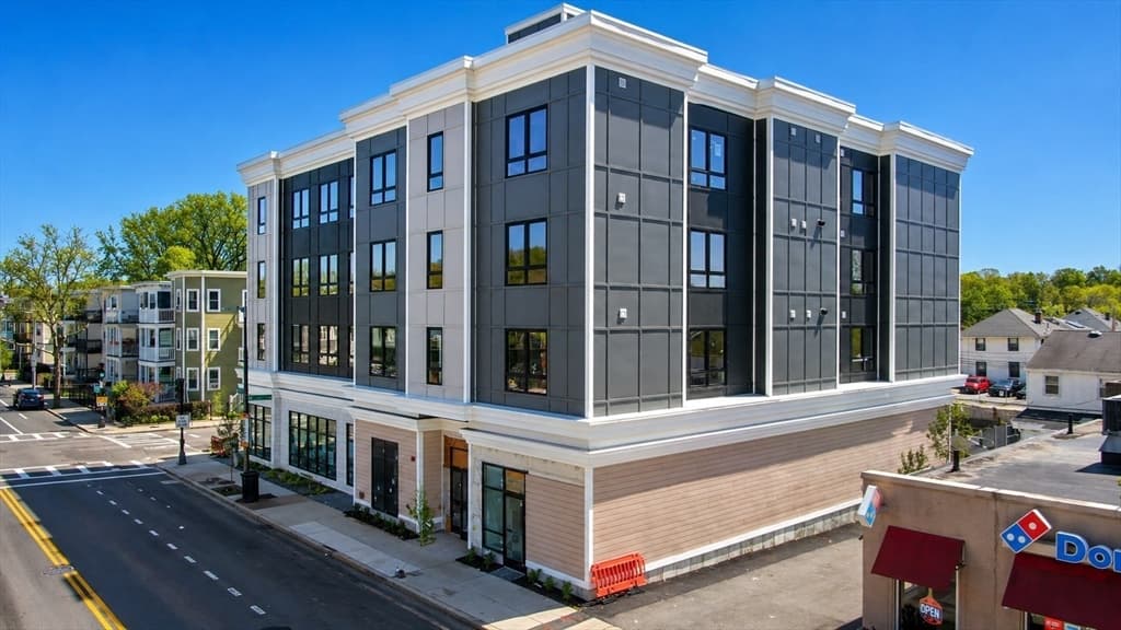 3992 Washington St # 303, Boston MA 02131 photo 4