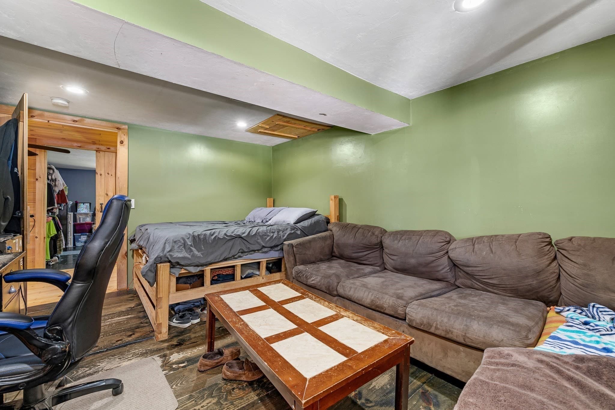 Single Family Residence at 8 Oakwood Rd, Brimfield MA 01010, Brimfield, photo 15 of 35