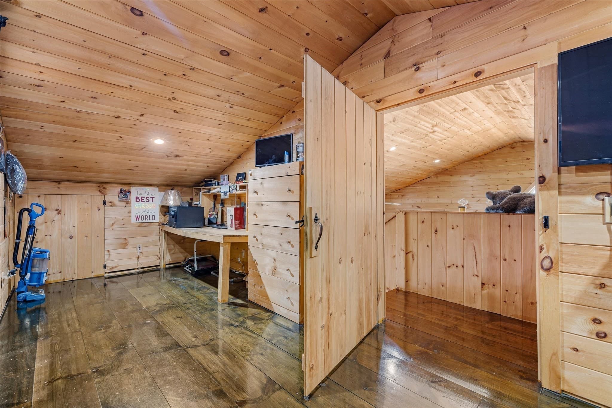 Single Family Residence at 8 Oakwood Rd, Brimfield MA 01010, Brimfield, photo 21 of 35