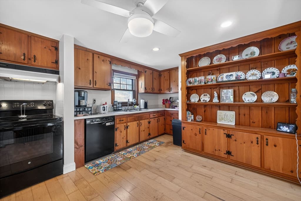 Single Family Residence at 34 Andover St, Wilmington MA 01887, photo 23 of 40