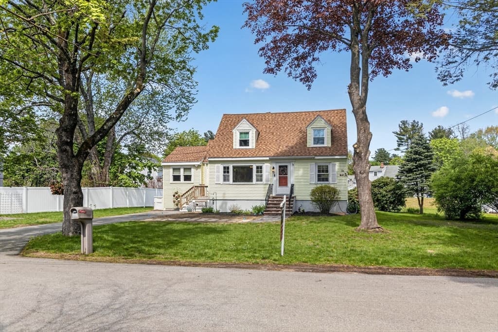 Single Family Residence at 34 Andover St, Wilmington MA 01887, photo 5 of 40