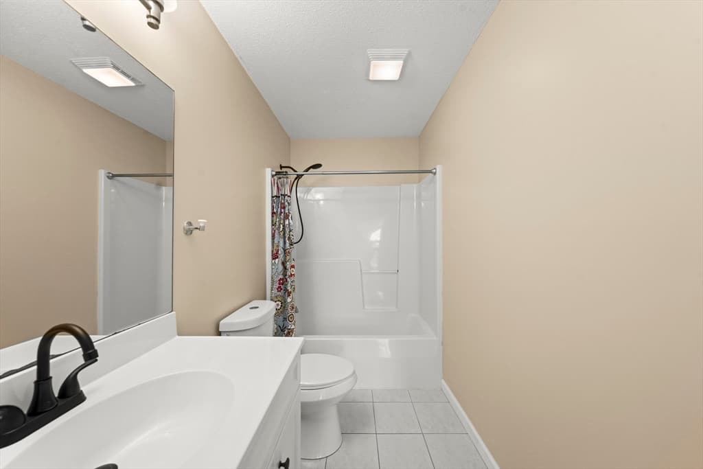 Single Family Residence at 1507 E Mountain Rd, Westfield MA 01085, photo 22 of 42