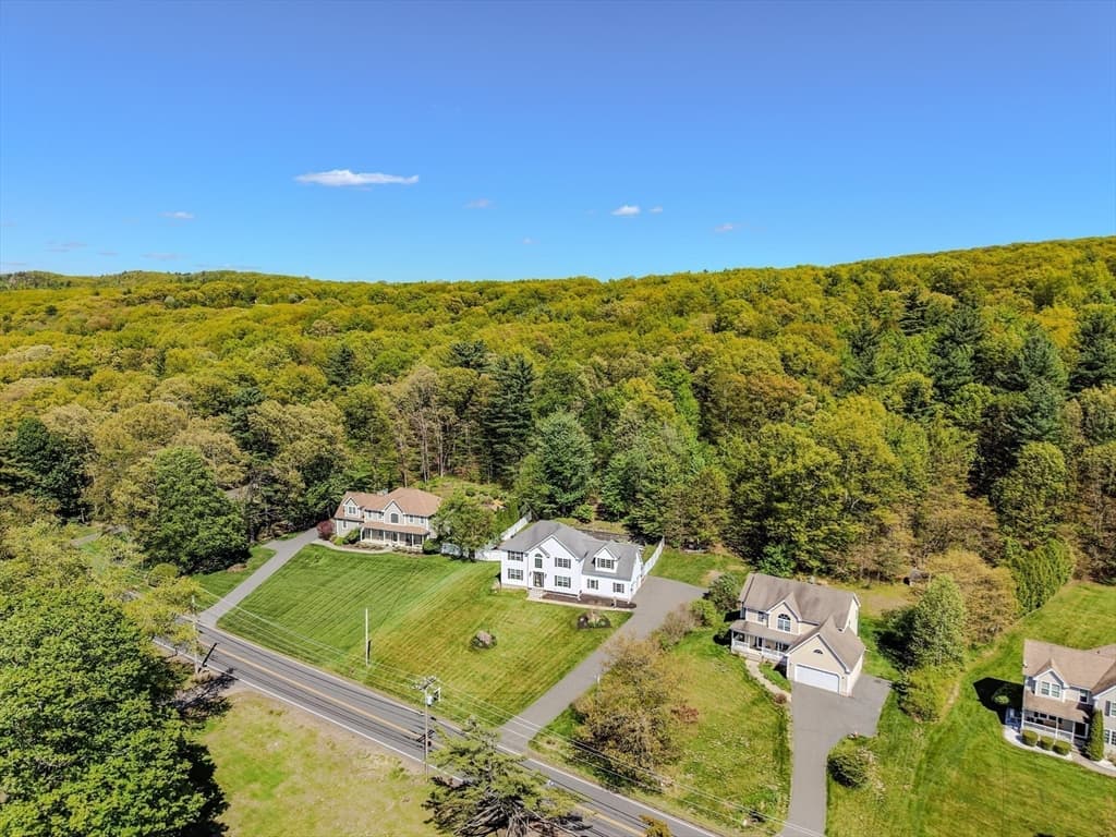 Single Family Residence at 1507 E Mountain Rd, Westfield MA 01085, photo 41 of 42