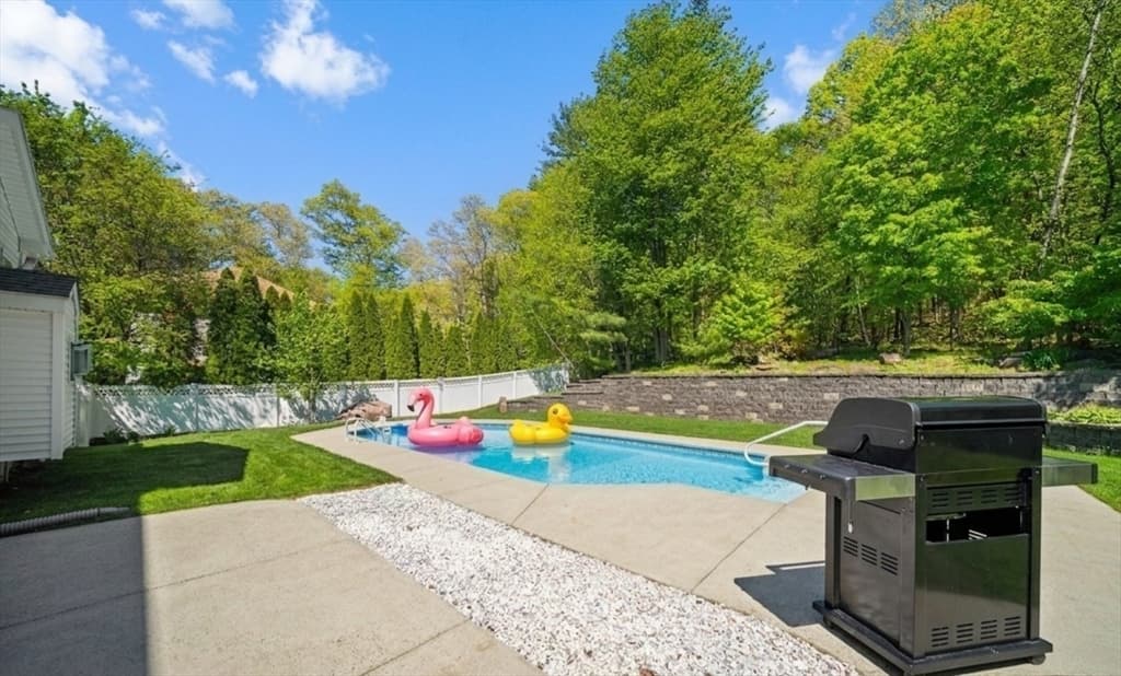 Single Family Residence at 1507 E Mountain Rd, Westfield MA 01085, photo 39 of 42