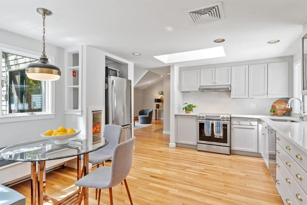 Single Family Residence at 15 Minute Man Lane, Lexington MA 02421, Lexington, photo 6 of 37