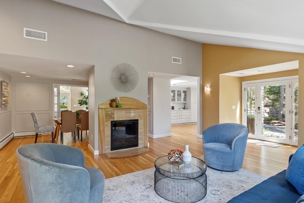 Single Family Residence at 15 Minute Man Lane, Lexington MA 02421, Lexington, photo 3 of 37