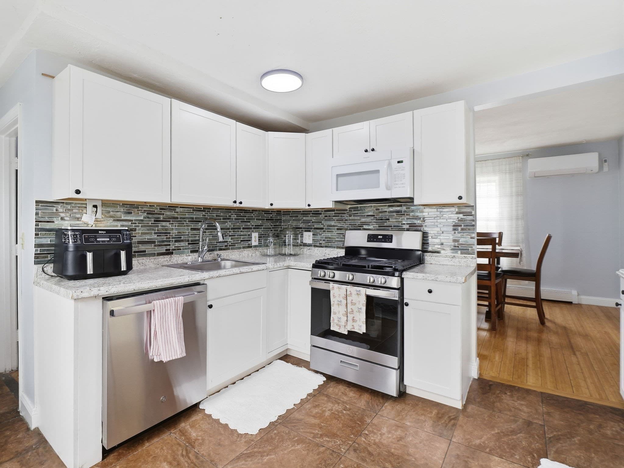 Single Family Residence at 85 Purchase St, Milford MA 01757, photo 6 of 41