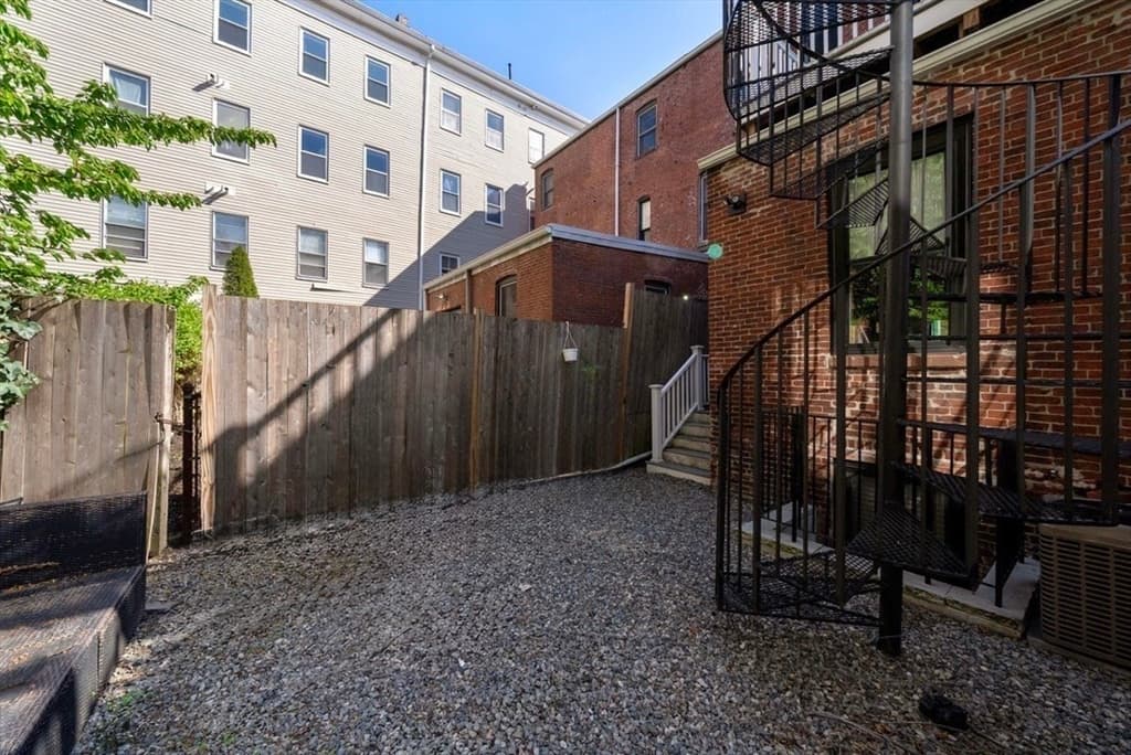 209 Green St, Cambridge MA 02139 photo 12