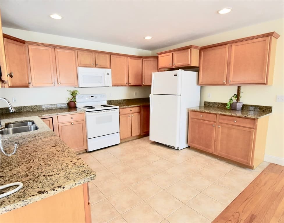 3 Enaya Cir # 3, Worcester MA 01606 photo 7