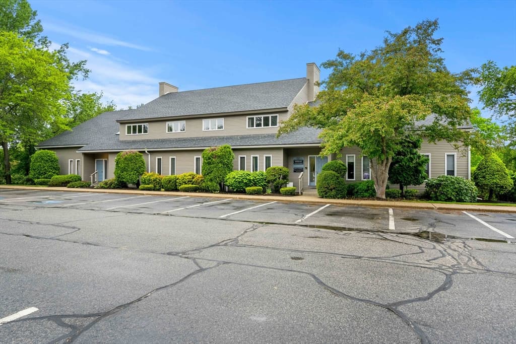 323 Boston Post Rd # 3D, Sudbury MA 01776