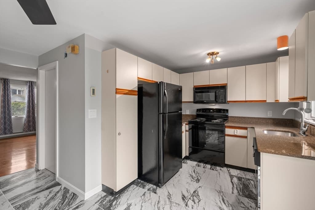 Condominium at 85 Victoria Heights # 85, Boston MA 02136, photo 15 of 24
