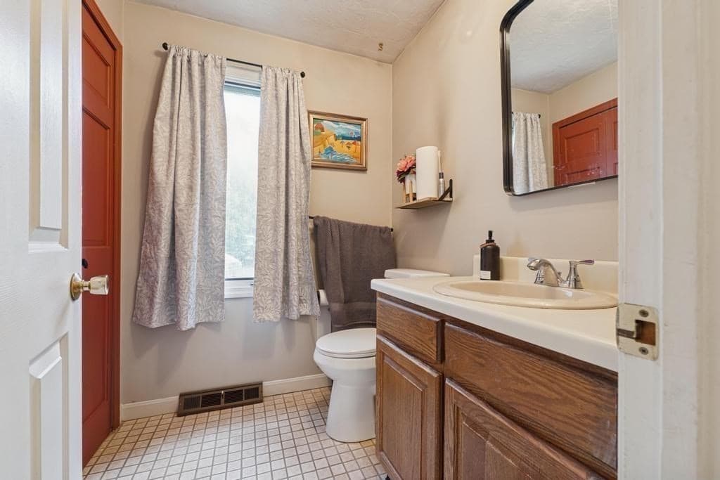 Condominium at 292 Island St # 292, Stoughton MA 02072, photo 17 of 20