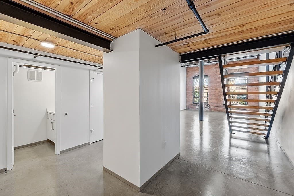Condominium at 160 Water St # 115, Williamstown MA 01267, photo 13 of 40