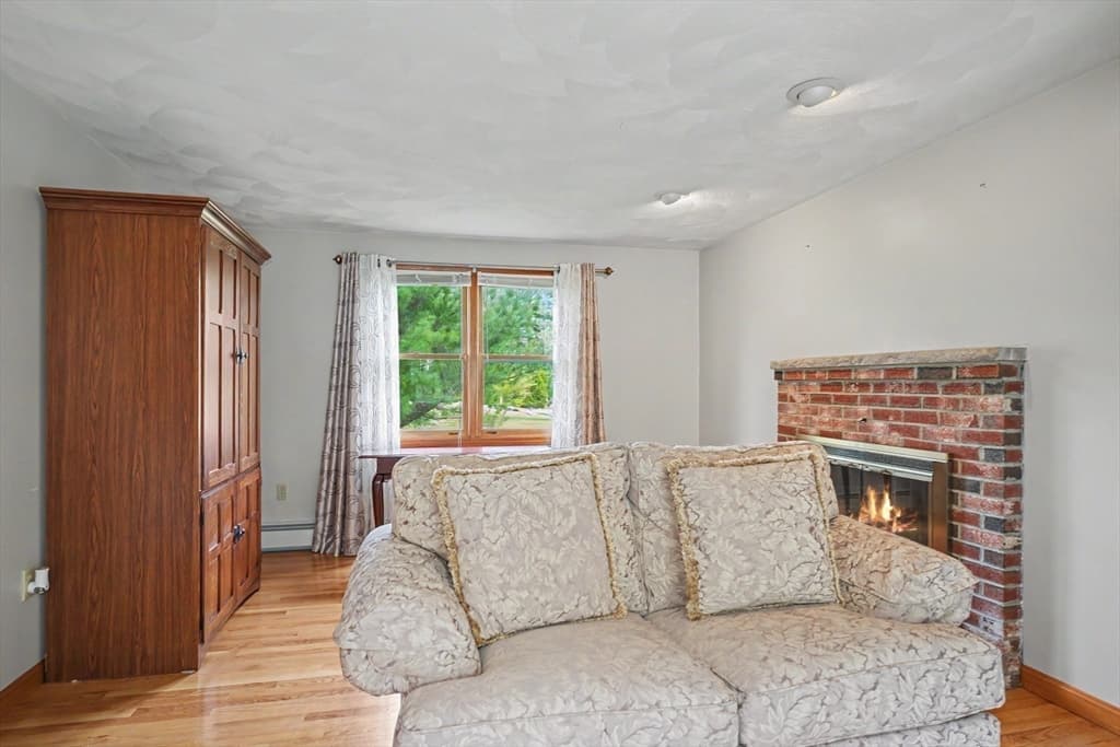 Single Family Residence at 26 Frederick Circle, Tewksbury MA 01876, photo 10 of 29