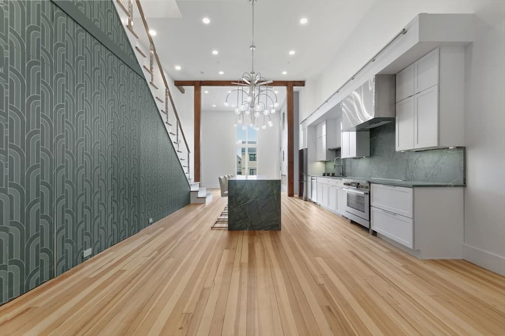 Condominium at 1001 Shirley # 3, Winthrop MA 02152, Winthrop, photo 2 of 26