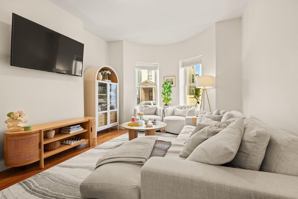 Condominium at 145 N St # 1, Boston MA 02127, Boston, photo 2 of 19