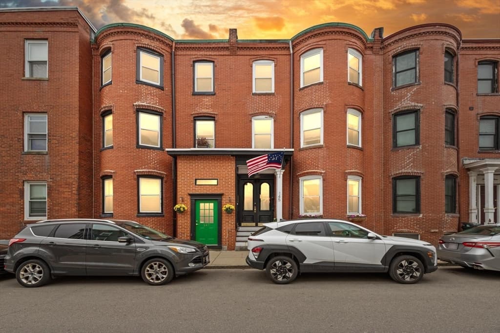 Condominium at 145 N St # 1, Boston MA 02127, Boston, photo 3 of 19