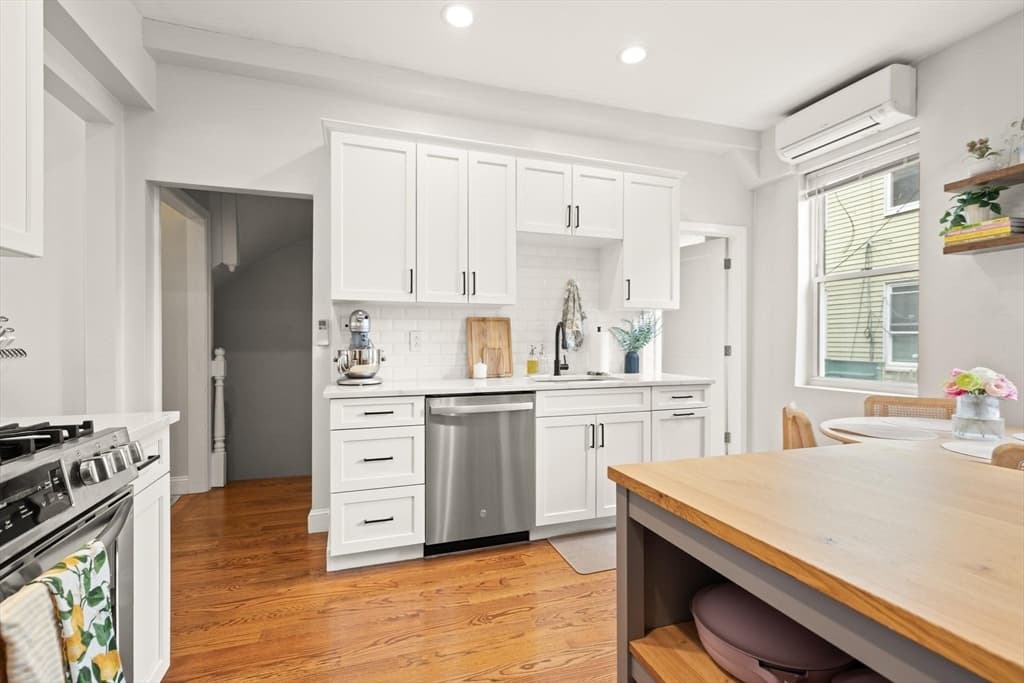 Condominium at 145 N St # 1, Boston MA 02127, Boston, photo 8 of 19
