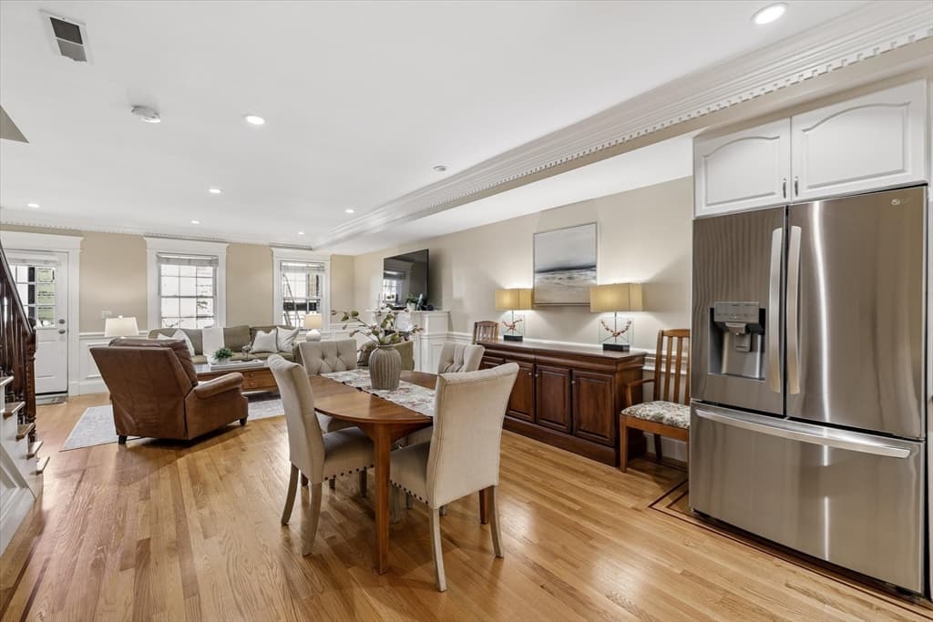 Condominium at 578 E Broadway # 1, Boston MA 02127, Boston, photo 2 of 25