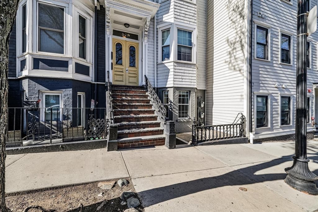 Condominium at 578 E Broadway # 1, Boston MA 02127, Boston, photo 22 of 25