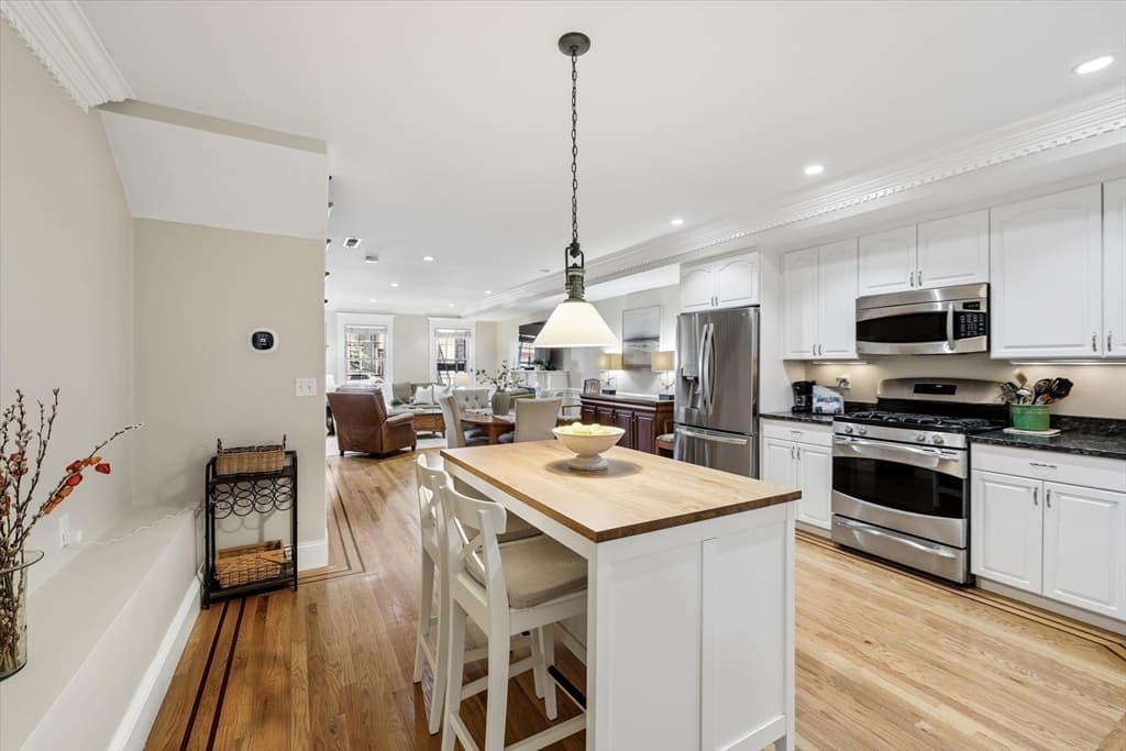 Condominium at 578 E Broadway # 1, Boston MA 02127, Boston, photo 7 of 25