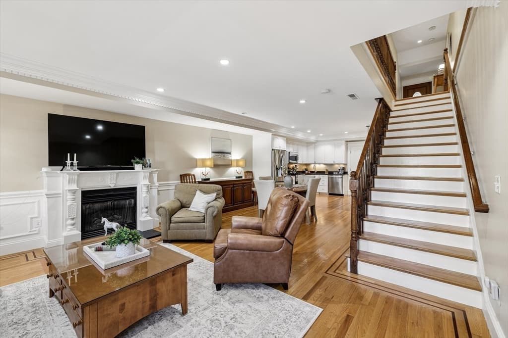 Condominium at 578 E Broadway # 1, Boston MA 02127, Boston, photo 3 of 25
