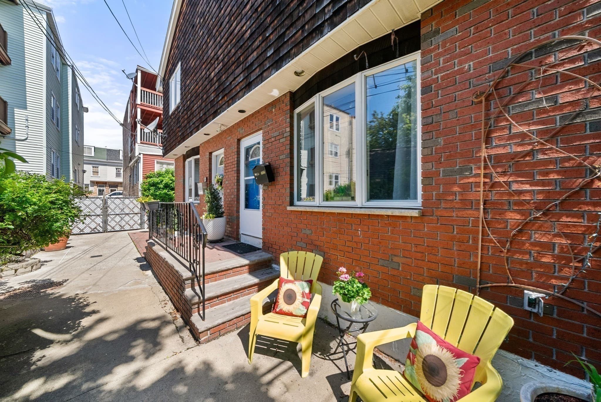 Single Family Residence at 3 London Court, Boston MA 02128, photo 2 of 33