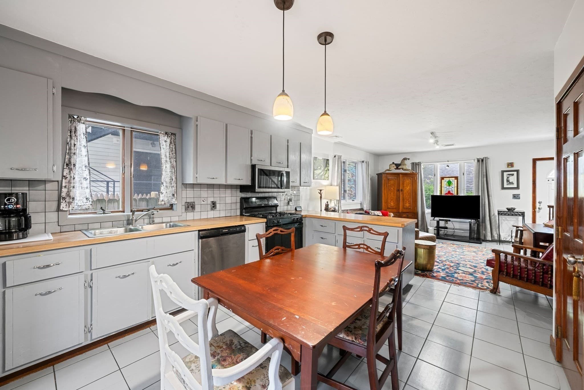 Single Family Residence at 3 London Court, Boston MA 02128, photo 8 of 33