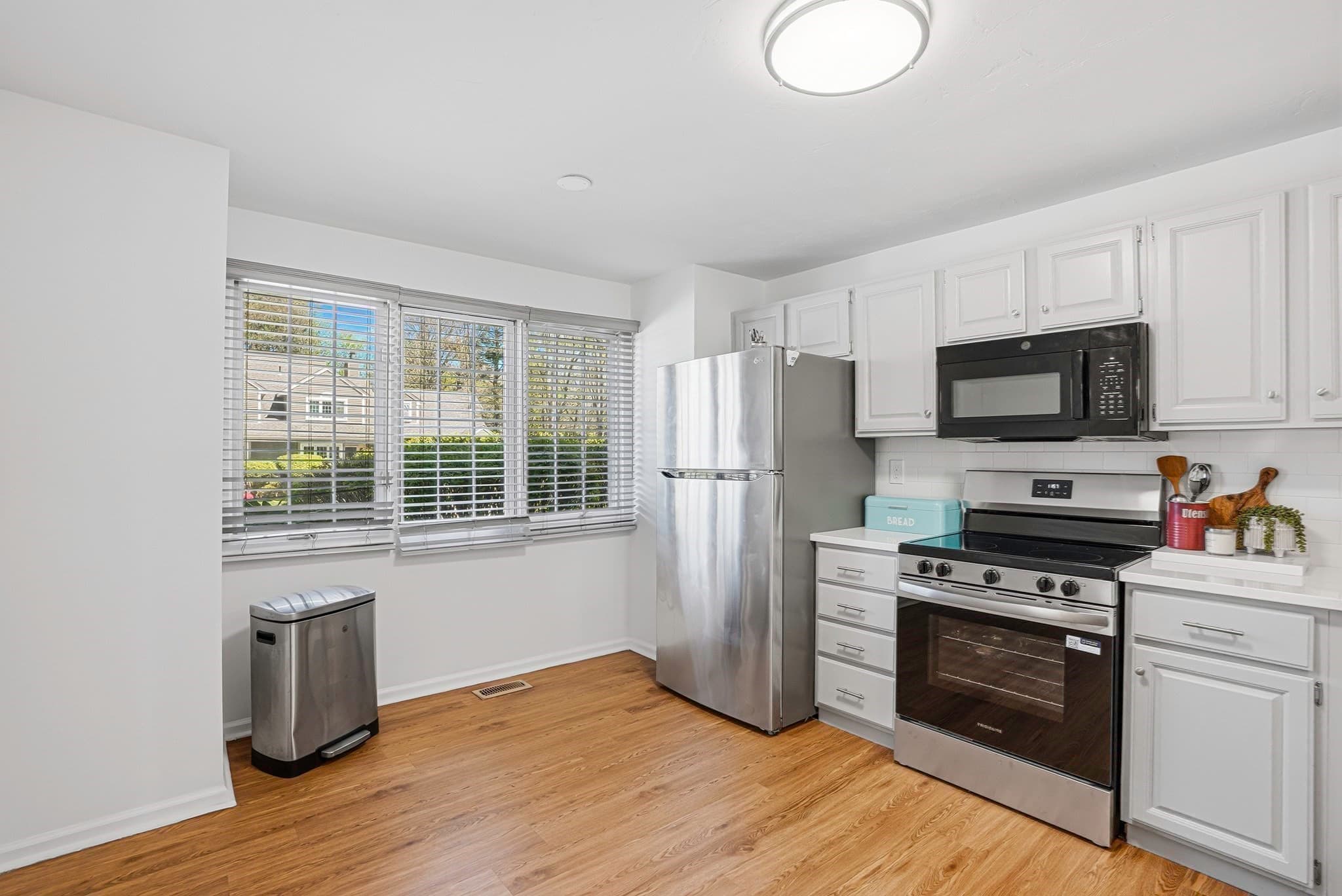 Condominium at 15 Doyle Ln # 15, Hopkinton MA 01748, Hopkinton, photo 6 of 41