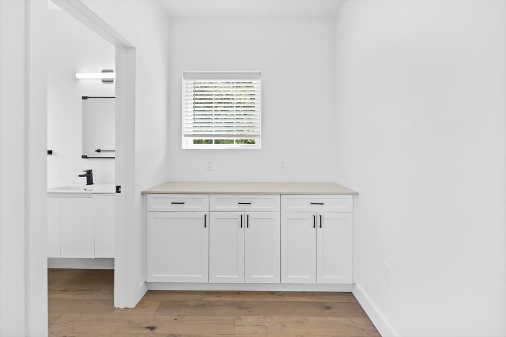 Condominium at 635 Main Street, Wilmington MA 01887, photo 5 of 21
