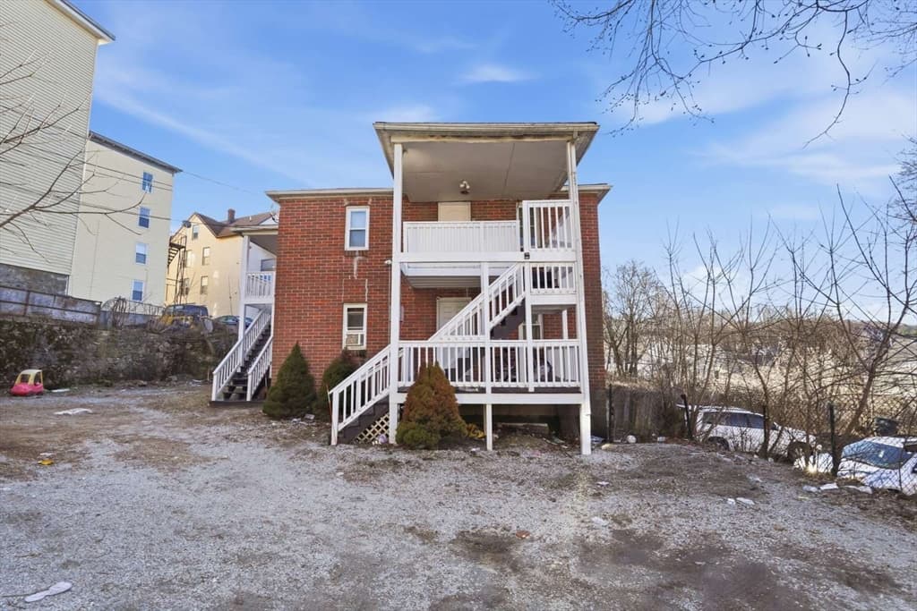 98 Cross St, Southbridge MA 01550 photo 9