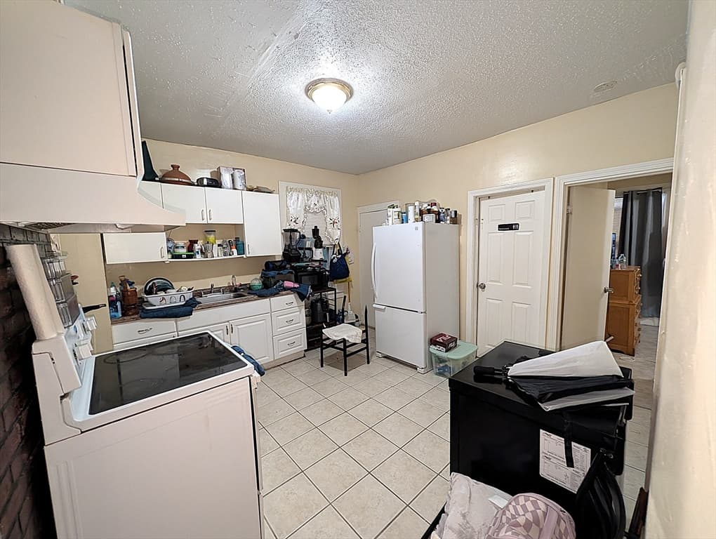 3 Family at 4-6 Chelmsford St, Lawrence MA 01841, Lawrence, photo 28 of 42